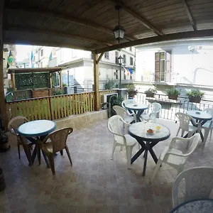 hotel-colombo-naples.hotels-amalfi.com/