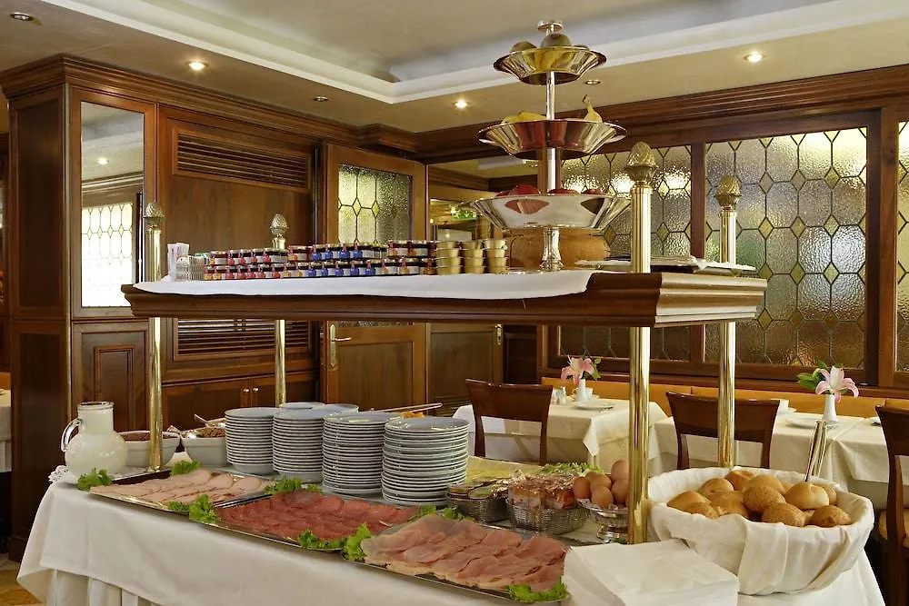 Hotel Kette Βενετία 4*,