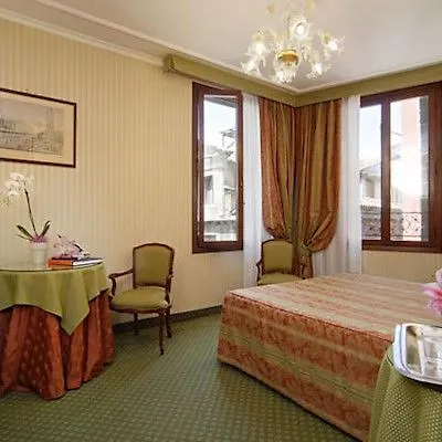 Hotel Kette Βενετία 4*,